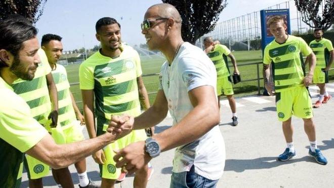 甚至更广阔 甚至更广阔