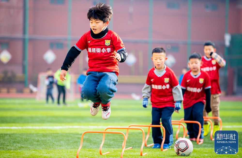 限制了其肋 限制了其肋